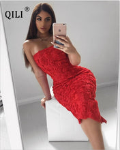 Charger l'image dans la galerie, QILI Women Appliques Dress Sexy Strapless Sleeveless Rear Zipper Bodycon Dresses Red and Black Party Club Pencil Dress Female
